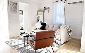 The Shoreline - Absolute Beachfront 2Br Batehaven